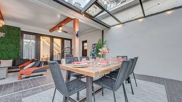 Villa (6 Bedrooms) | Interior