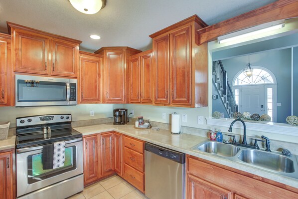 House (4 Bedrooms) | Interior - Large Clarksville Family Home ~ 4 Mi to Speedway! (Clarksville)