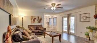 Beaumont Rental Home ~ 2 Mi to Gulf Terrace Park!