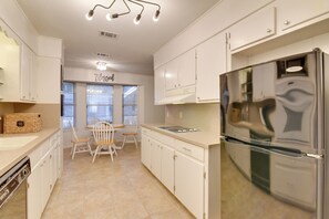 House (3 Bedrooms) | Interior - Beaumont Rental Home ~ 2 Mi to Gulf Terrace Park! (Beaumont)