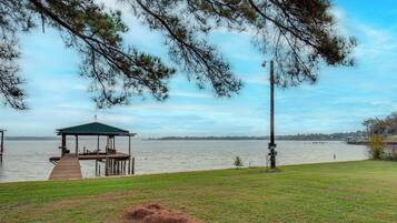 House (4 Bedrooms) | Front of property