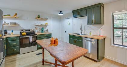 Lakefront Frankston Cabin w/ Dock & Fire Pit!