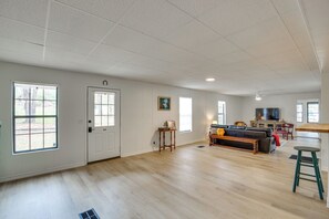 Talo (4 Bedrooms) | Sisätilat