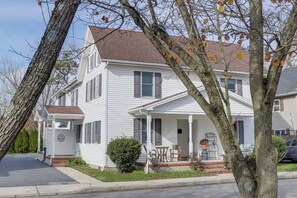 Apartment (2 Bedrooms) | Interior - Downtown Condo ~ 10 Mi to Ocean City Beach! (Berlin)