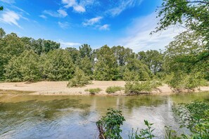Interior - Cozy Steelville Retreat: River + Trail Access! (Steelville)