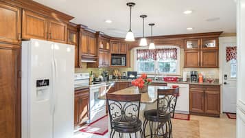 House (4 Bedrooms) | Interior