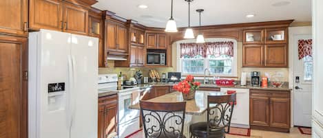 House (4 Bedrooms) | Interior