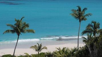 Villa, 4 Bedrooms | Beach