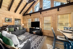Smart TV, fireplace