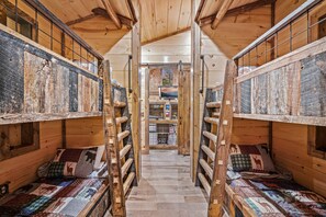 4 chambres, fer et planche à repasser, Wi-Fi gratuit, draps fournis