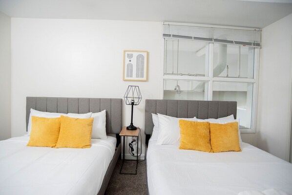 Executive-Apartment | 5 Schlafzimmer, Schreibtisch, Bügeleisen/Bügelbrett, kostenloses WLAN