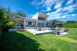 Exterior - Sky Beach Club Vine House - Contemporary Beach Villa, Pool (Governors Harbour)