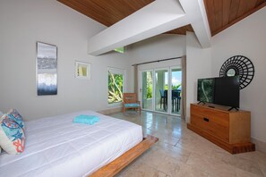 4 bedrooms, desk, iron/ironing board, free WiFi - Sky Beach Club Vine House - Contemporary Beach Villa, Pool (Governors Harbour)