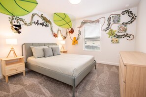 4 chambres, fer et planche à repasser, lit de bébé portatif, Wi-Fi