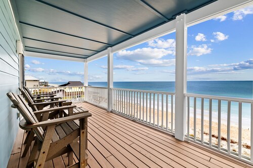 Available for a Holiday Stay! Gulf Front Views! Elevator! Private Pool! Porch!