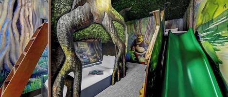 4 室のベッドルーム、アイロン / アイロン台、WiFi、ベッドシーツ