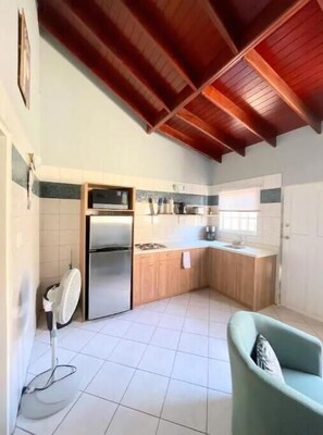 Fridge, microwave, coffee/tea maker, electric kettle - Enjoy Aruba in a monthly rental! (Noord)