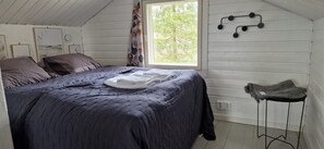 1 bedroom, WiFi, bed sheets - Villa Vaara -You can see Torne river and hear the rapids. (Vonkavaara)