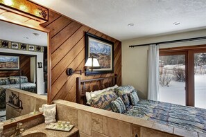 3 bedrooms, desk, WiFi