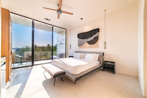 5 bedrooms, desk, iron/ironing board, WiFi