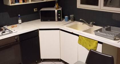 Chambre à Louer dans maison - Meublée