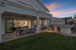 Outdoor dining - Ritz Laguna Cove, heated pool included in price (Chandler)