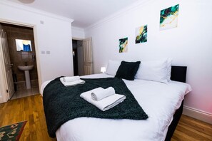 Apartamento | 3 quartos, ferros/tábuas de passar roupa, Wi-Fi de cortesia