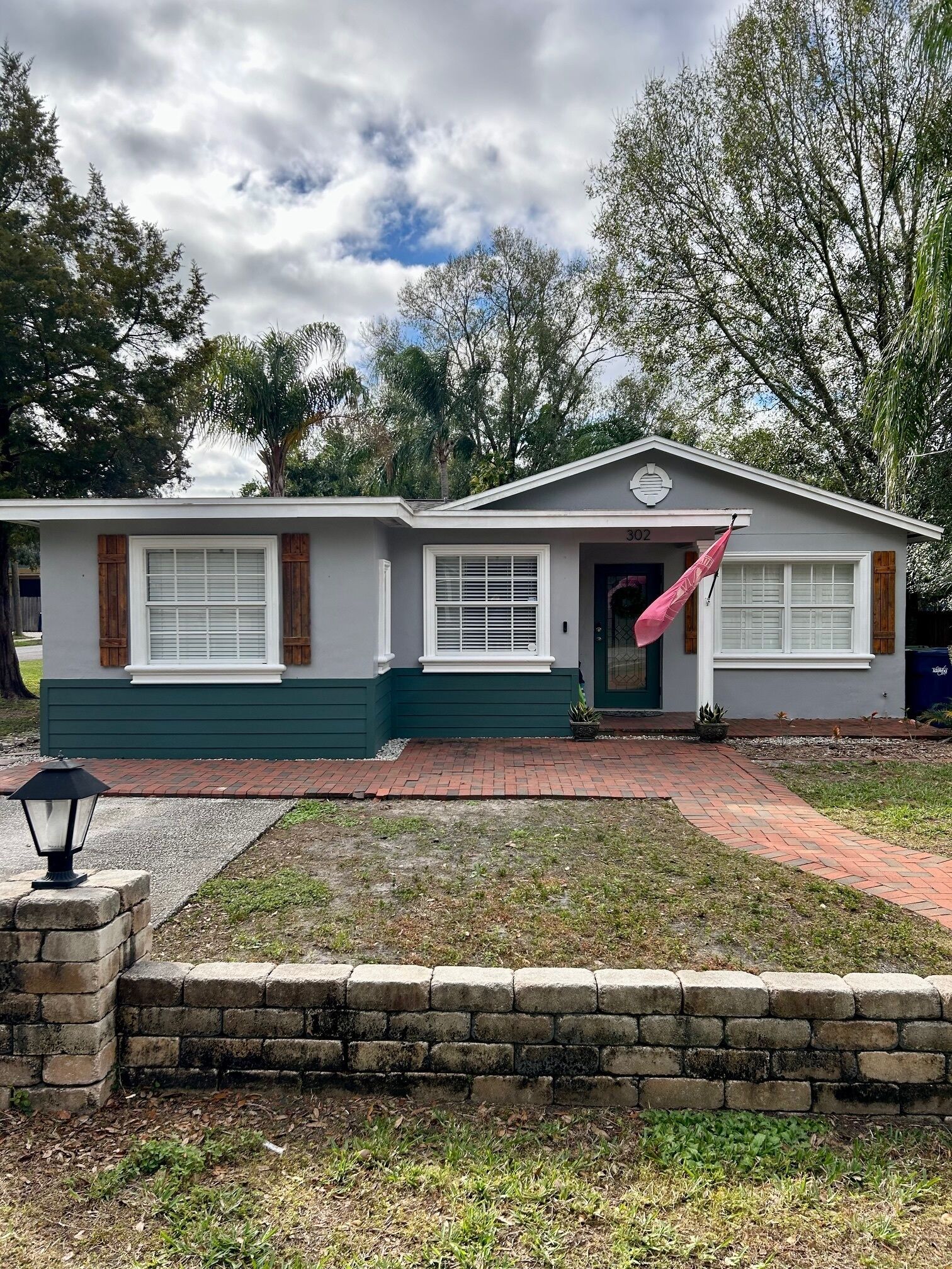Green Fern- Private home & fenced in yard
