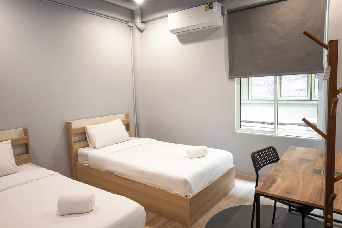 Quarto casal ou duplo básico | Área de estar