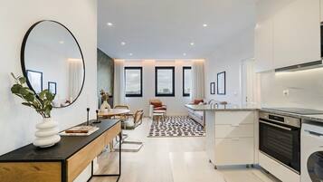 Fridge, microwave, oven, coffee/tea maker