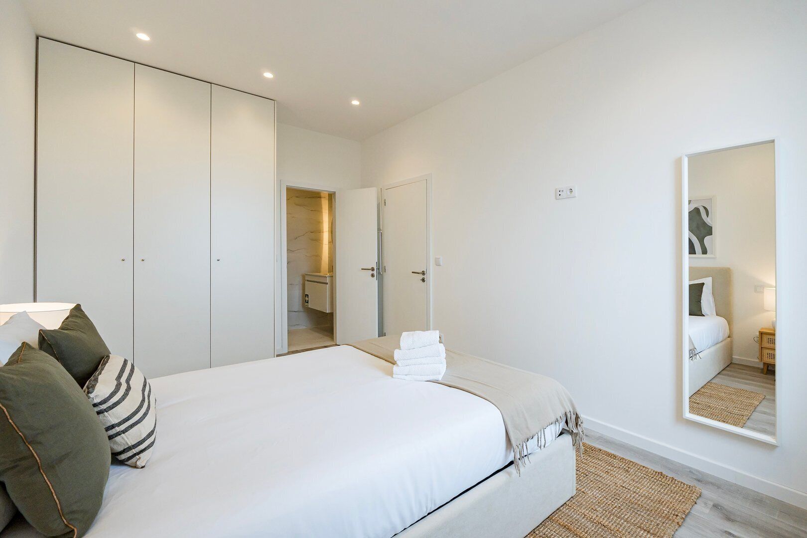 1 dormitorio, tabla de planchar con plancha, Internet y ropa de cama