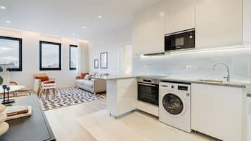 Fridge, microwave, oven, coffee/tea maker