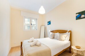 1 chambre, fer et planche à repasser, accès Internet, draps fournis