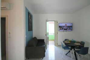 Interior - Baia Verde-apartment 300 mt from the sandy beaches (Baia Verde)