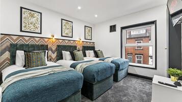 4 bedrooms, bed sheets