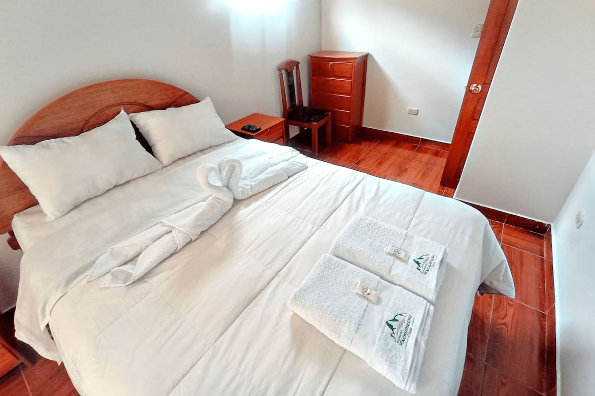 Quarto conforto, vista para o pátio | 1 quarto, Wi-Fi de cortesia