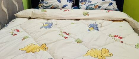 2 habitaciones, tabla de planchar con plancha, wifi y ropa de cama