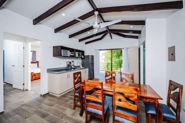 Dining - Steps to Beach | Free Pool Gym & Beach Club Access (Tamarindo)