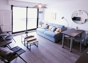 Télévision à écran plat