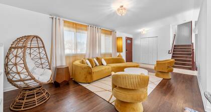 Casa Kaleidoscope: Whimsical Selfie Museum - 5bd sleeps 15