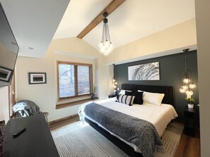 4 bedrooms, iron/ironing board, travel crib, free WiFi