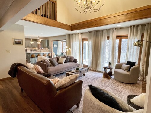 Secret Room-Hot Tub-Billards-Firepit-Games-Pool access