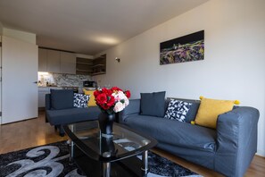 Apartment | Living area - Beautiful and Spacious 2-bed Apartment in London (London)