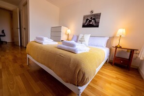 Apartment | 2 bedrooms, iron/ironing board, free WiFi, bed sheets - Beautiful and Spacious 2-bed Apartment in London (London)