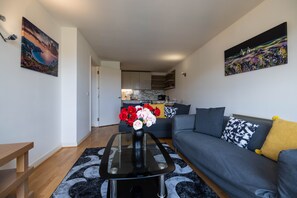 Apartment | Living area - Beautiful and Spacious 2-bed Apartment in London (London)