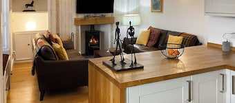 3 bedroom accommodation in Auchtermuchty, near Cupar