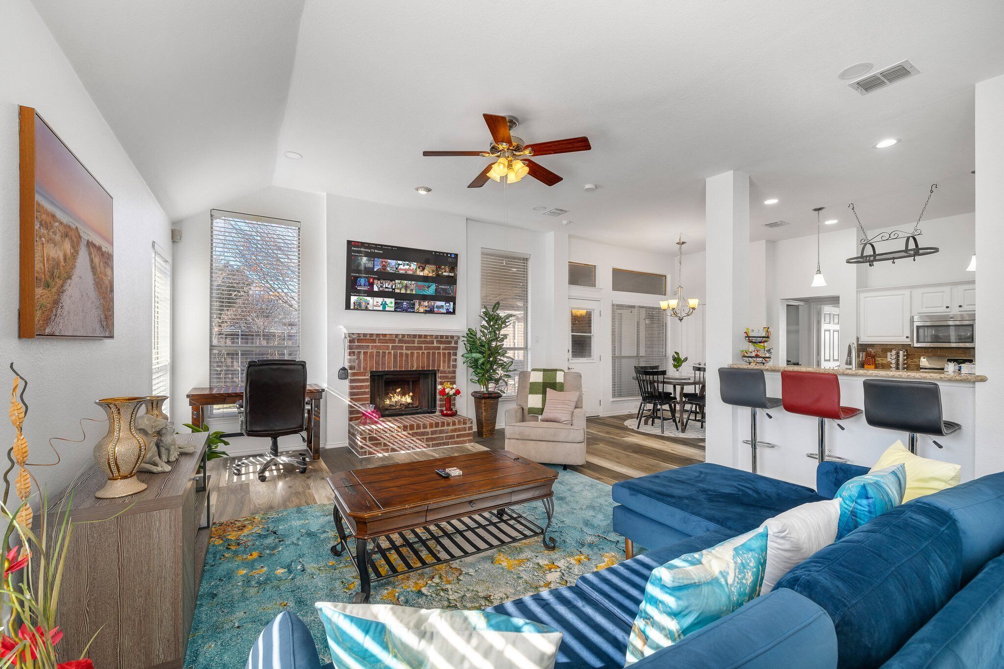 Smart TV, fireplace, computer monitors