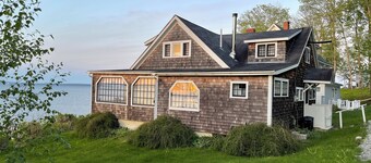 Unique, Charming Cottage on Penobscot Bay - Gorgeous Views! 