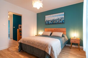 4 habitaciones, tabla de planchar con plancha y wifi gratis 