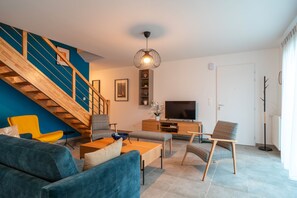 Fernseher, Stereoanlage